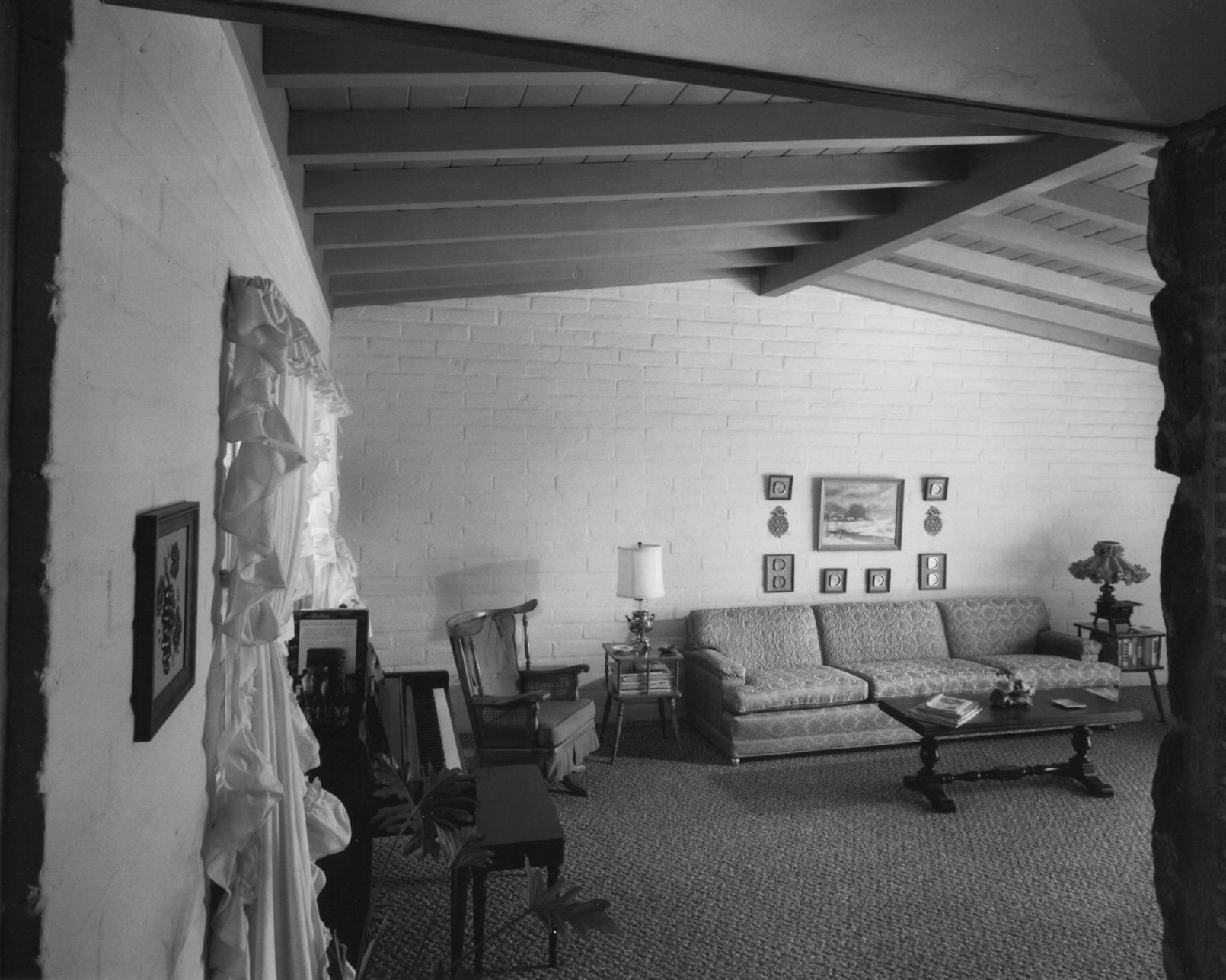 1965 Tucson home photos: Native rock sparks decor